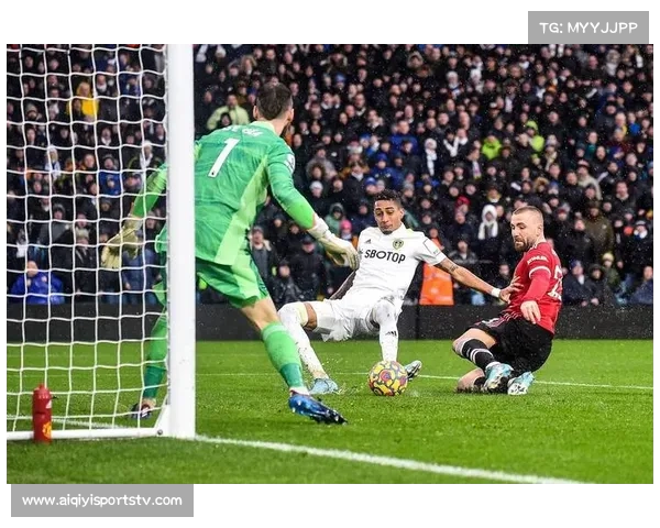 库尼亚射门中柱，曼联错失客场绝杀利兹联机会